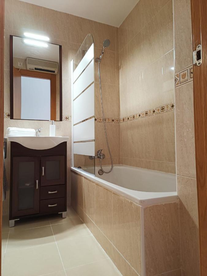 Piso Vista Bella Apartment Моначил Екстериор снимка
